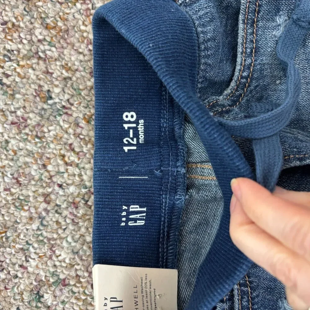 NWT Gap baby Jean Denim Jean Shorts Raw Hem Distressed Boy 12-18 Months Elastic